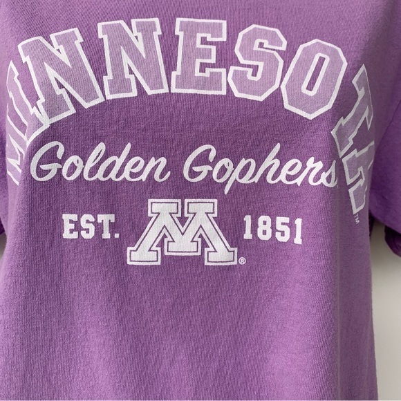 Minnesota Golden Gophers women’s short sleeve‎ tee in lavender.  Best fans of MN - Picture 4 of 10